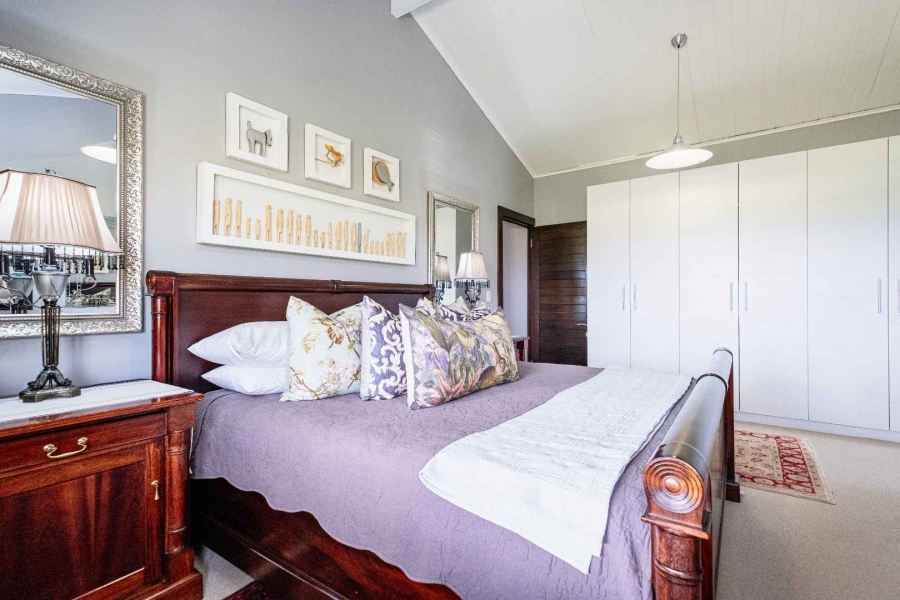 5 Bedroom Property for Sale in Oubaai Western Cape
